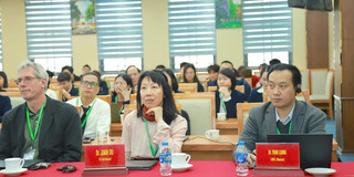 Participants of the workshop in Hanoi. From left to right. Dr. Sliwka, DLR, Dr. Juan Du, TU Dortmund University and Dr. Yang Liang, LMU. Participants of the workshop in Hanoi. From left to right. Dr. Sliwka, DLR, Dr. Juan Du, TU Dortmund University and Dr. Yang Liang, LMU.