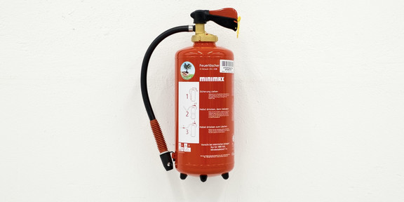 Feuerlöscher.