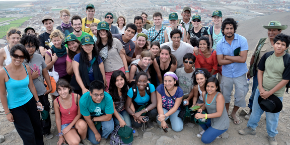 Group picture of the summer school class in Peru.