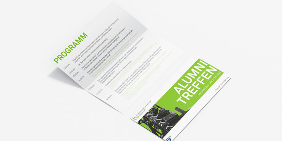 Alumni Flyer Mockup des Alumni Flyers.