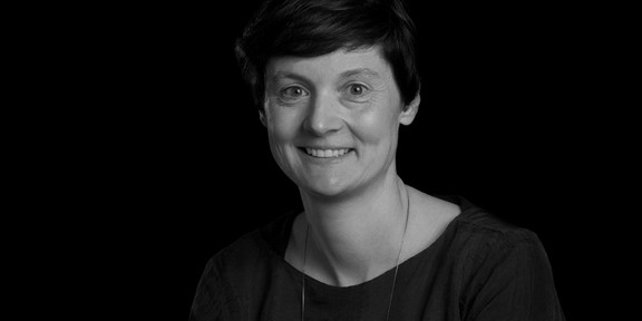 Dr. Isabelle Anguelovski Dr. Isabelle Anguelovski