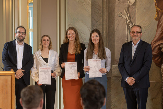 Anerkennung: Malin Schmeing, Katharina Vosberg, Leia Budde