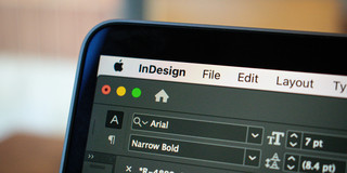 InDesign InDesign Oberfläche am Laptop.