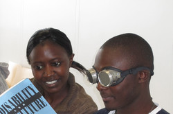 Student trying simulation goggles