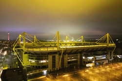 Foto bei nacht des BVB Signal Iduna Stadions